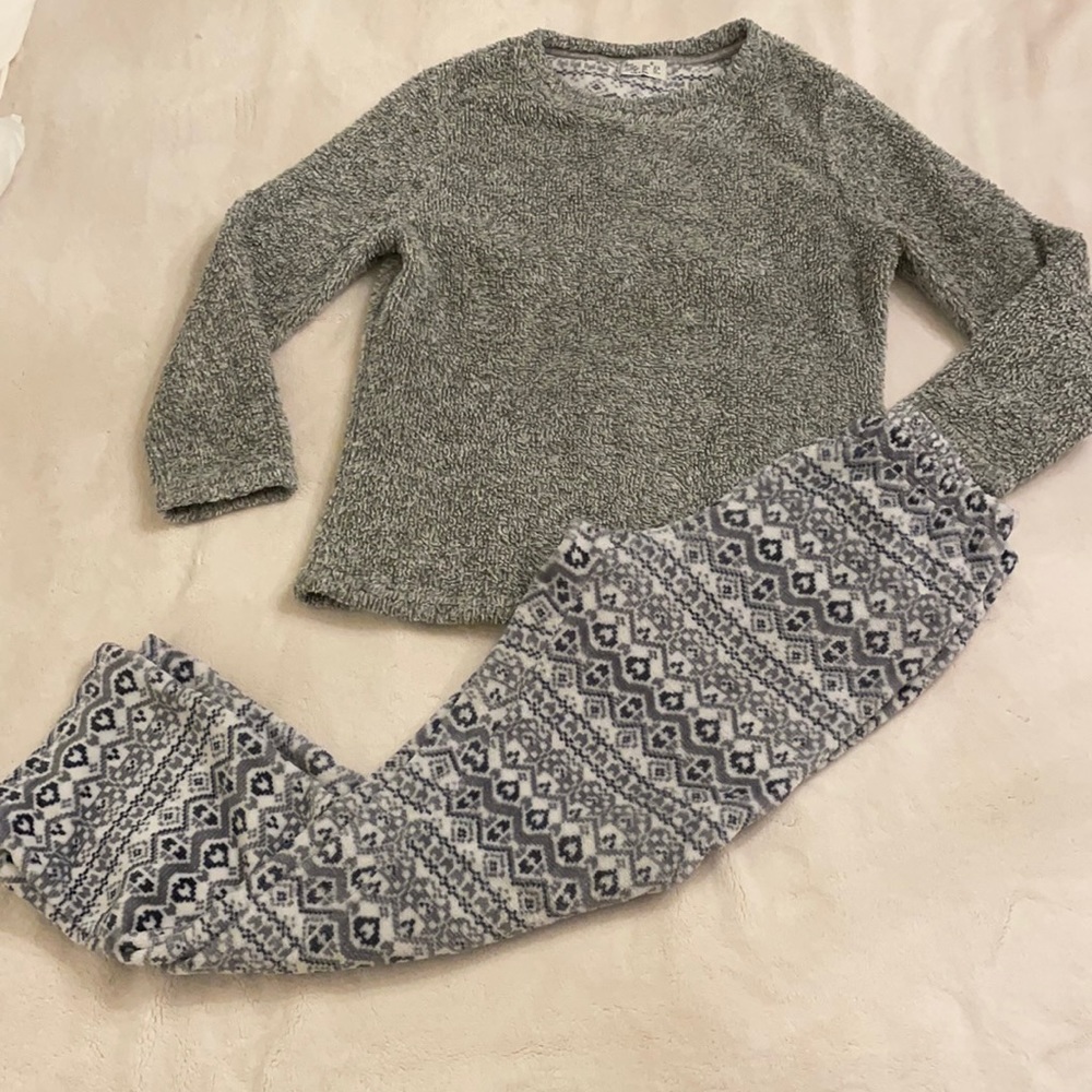 Fuzzy fleece gray pajamas 2 pc. set small